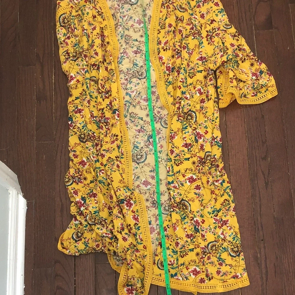 Belle Du Jour Floral Kimono with Yellow Trim - Picture 5 of 6